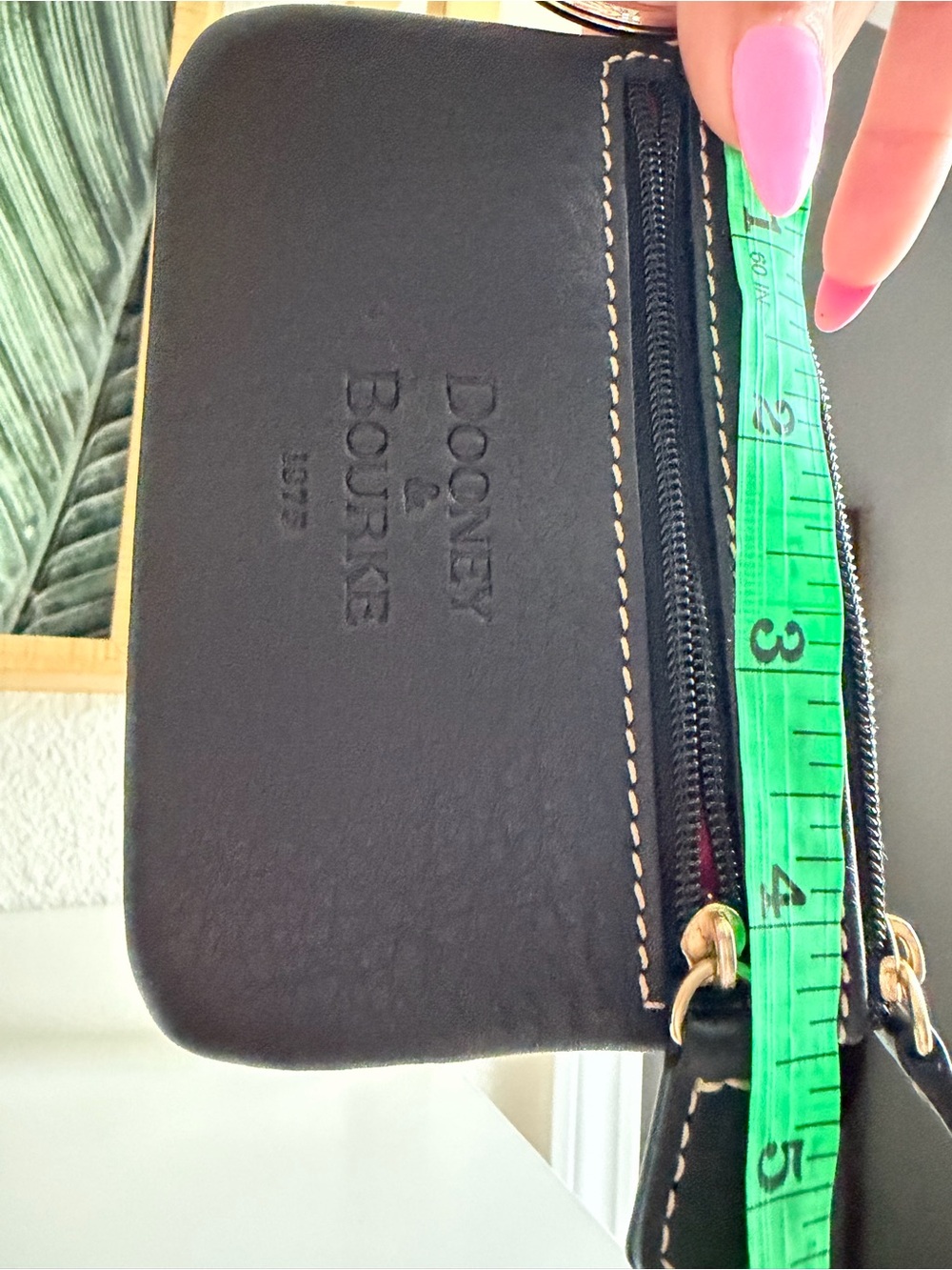 đ¤ Dooney & Bourke Black Leather Coin Purse Key Pouch Red Lining vintage piece - Picture 6 of 10